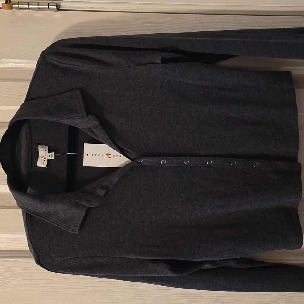 TRUE CRAFT BRAND WOMEN'S JUNIOR SIZE LONG SLEEVES DARK GRAY TOP SIZE XL